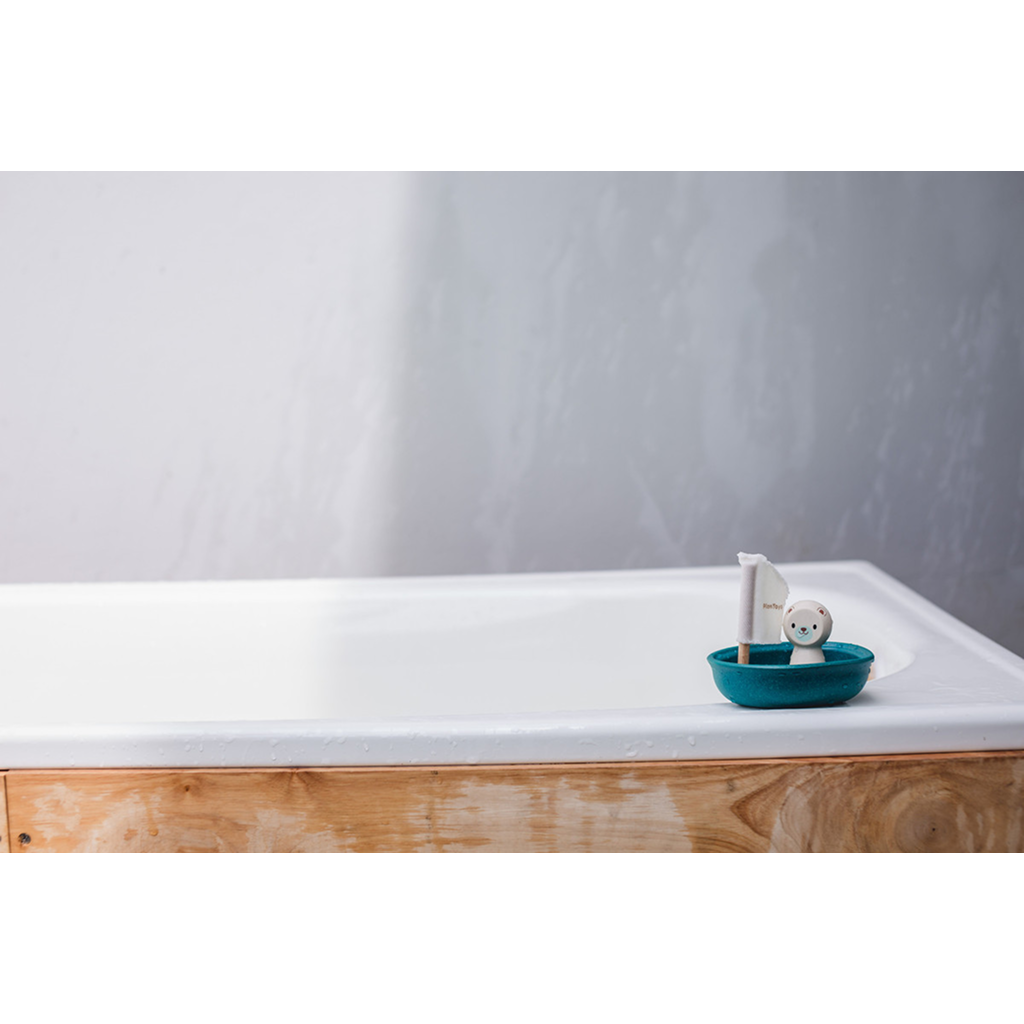 PlanToys Sailing Boat — Polar Bear | Wooden Bath Toy
