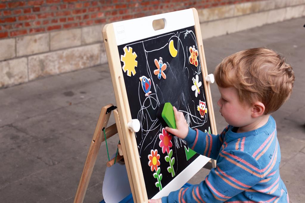 2 Sided Easel (Magnetic Black & Whiteboard)