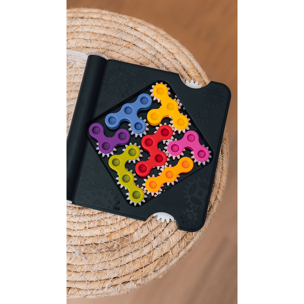 Smart Games IQ Gears — Puzzle Game