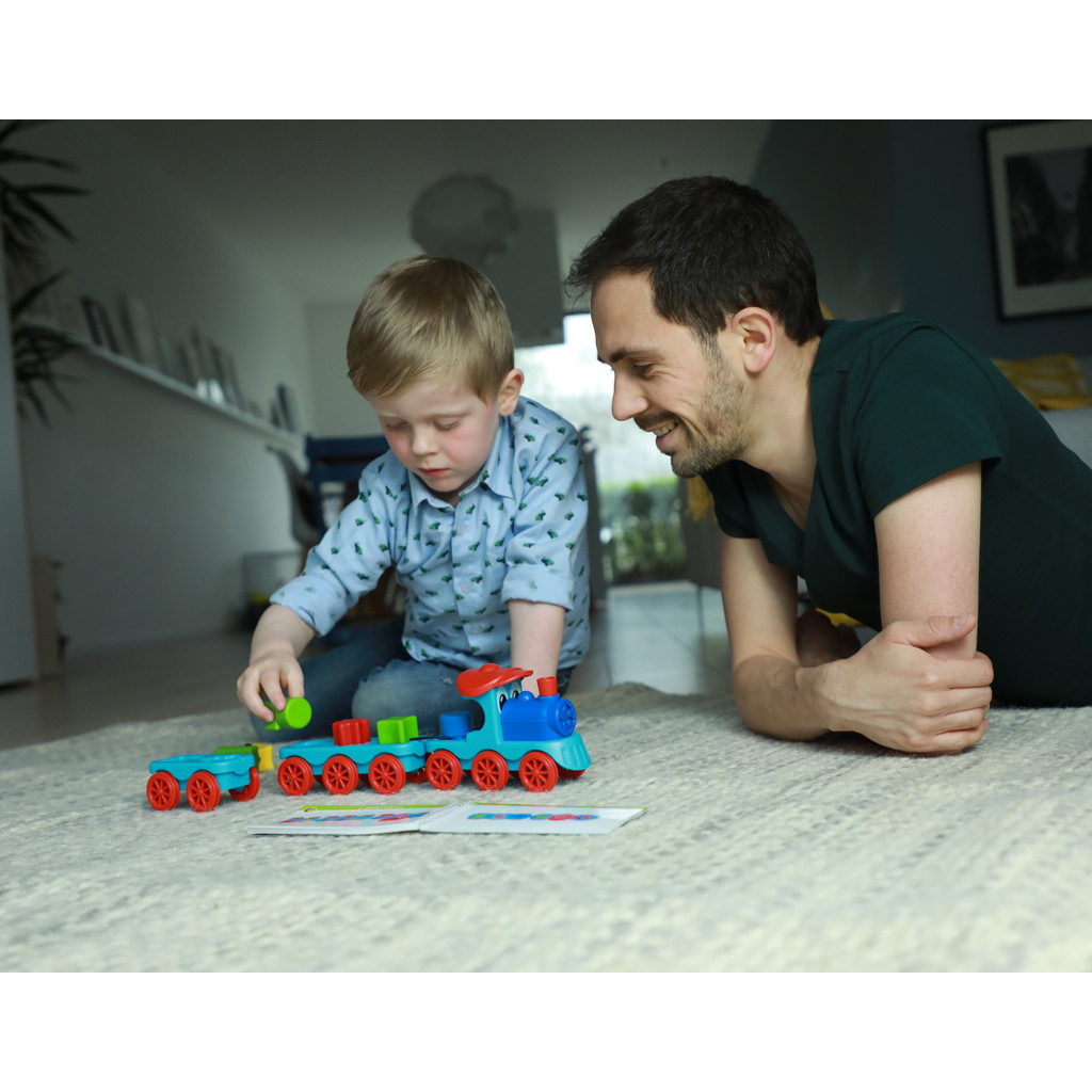 Smart Games Brain Train — Shape Sorting Game
