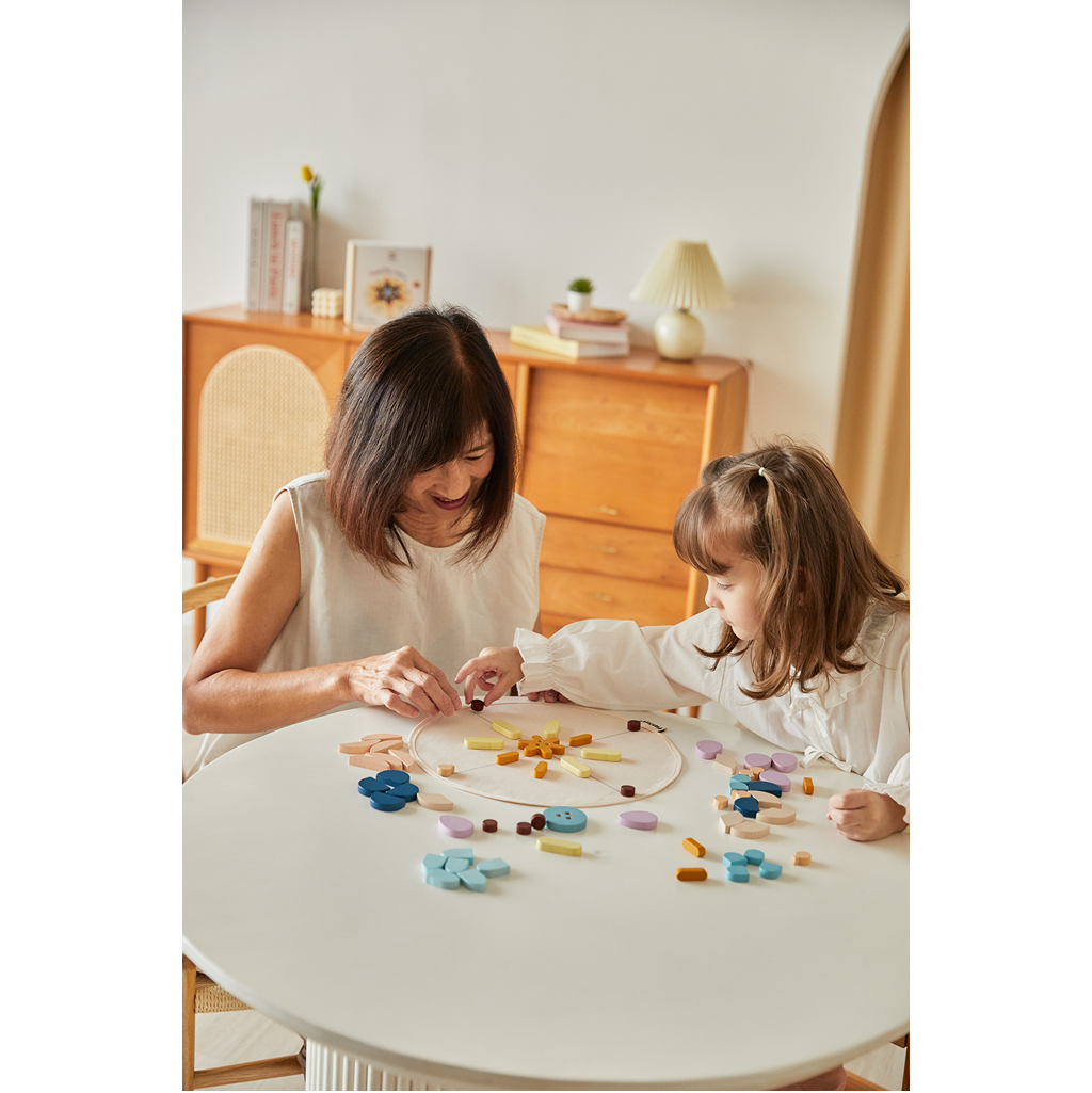 مجموعة بناء الأنماط الخشبية "ماندالا" من PlanToys