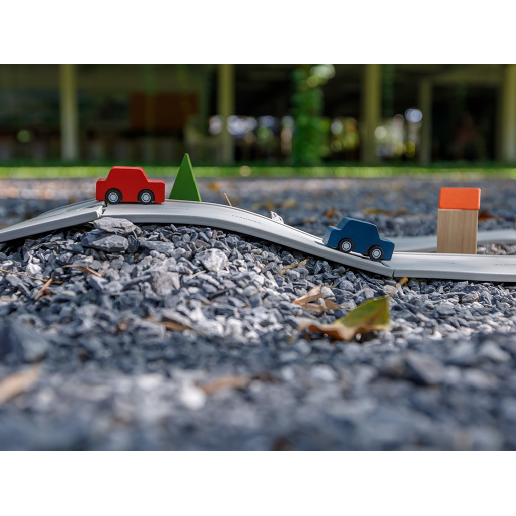 PlanToys مجموعة مسار الطرق والسكك الحديدية المطاطي