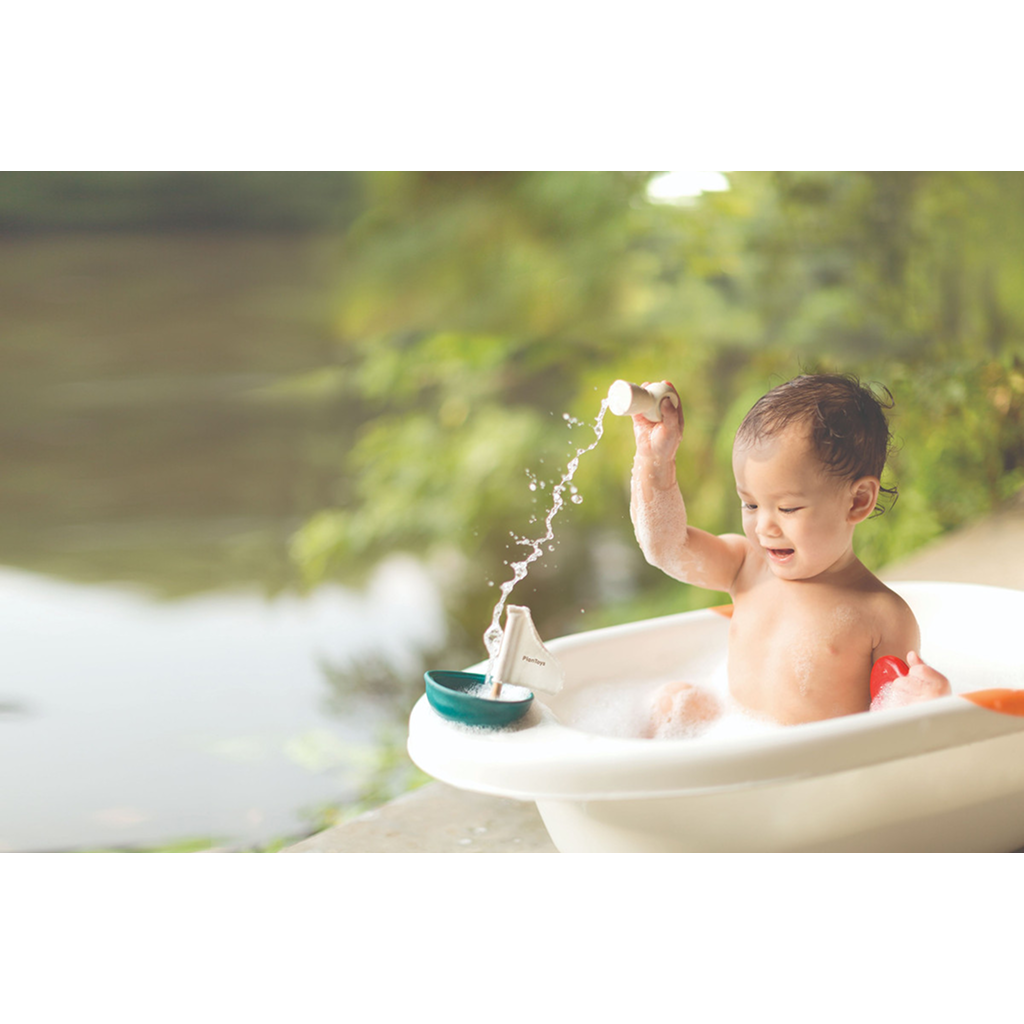 PlanToys Sailing Boat — Polar Bear | Wooden Bath Toy