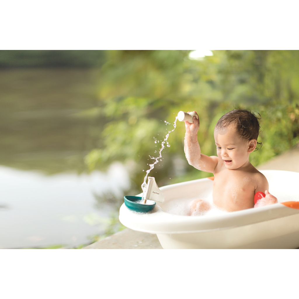 PlanToys Sailing Boat — Polar Bear | Wooden Bath Toy