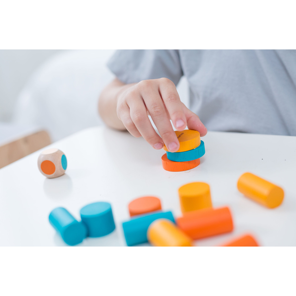 لعبة التكديس من PlanToys - لعبة النرد الخشبية
