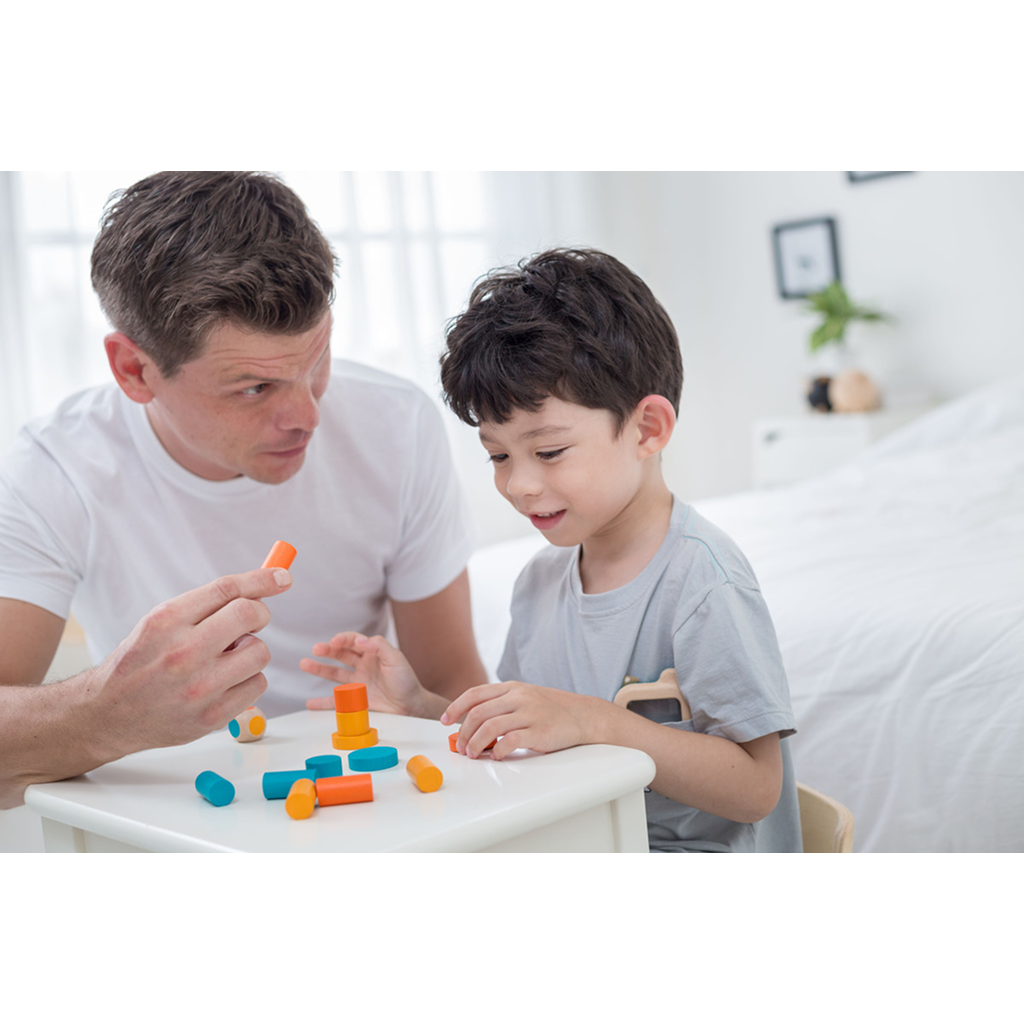 لعبة التكديس من PlanToys - لعبة النرد الخشبية