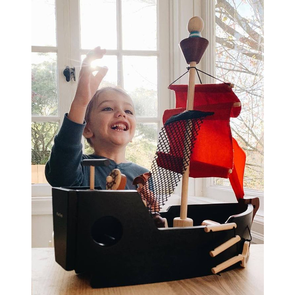 سفينة القراصنة من PlanToys