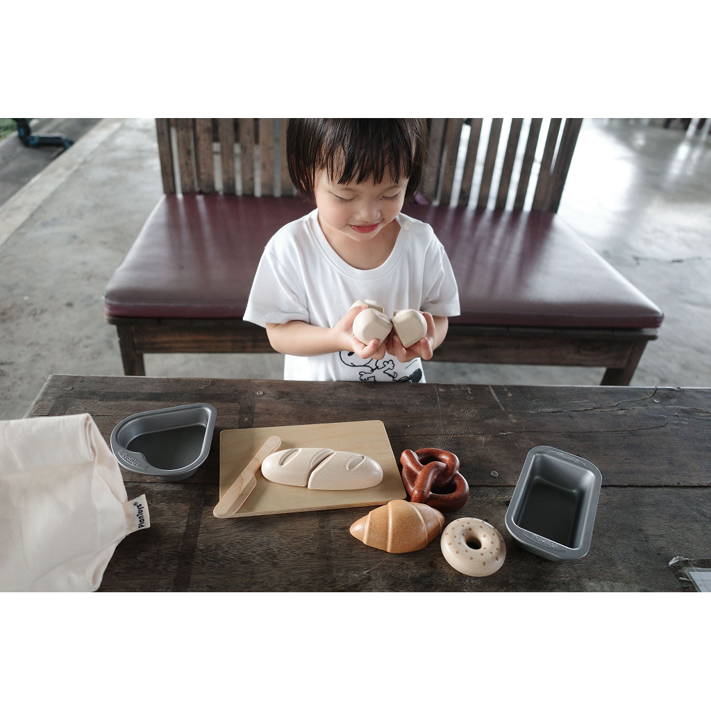 PlanToys Bread Set — Wooden Pretend Play Food Set