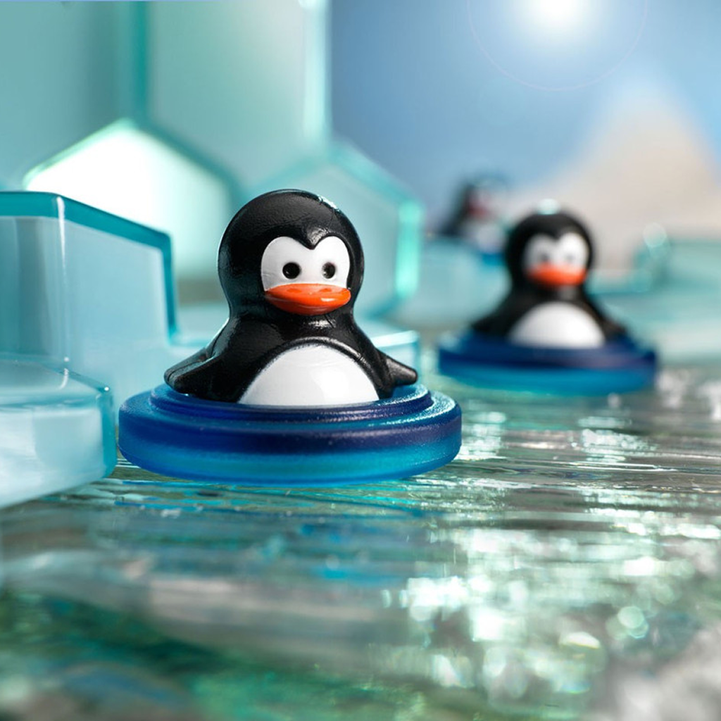 Smart Games Penguins Pool Party — 3D Puzzle Game
