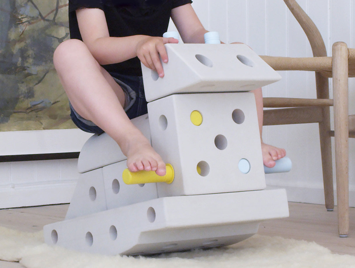 مجموعة MODU Explorer باللون الأصفر