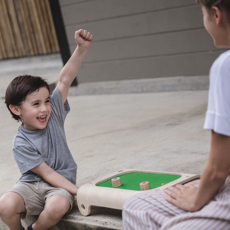 لعبة اللوحة المغناطيسية