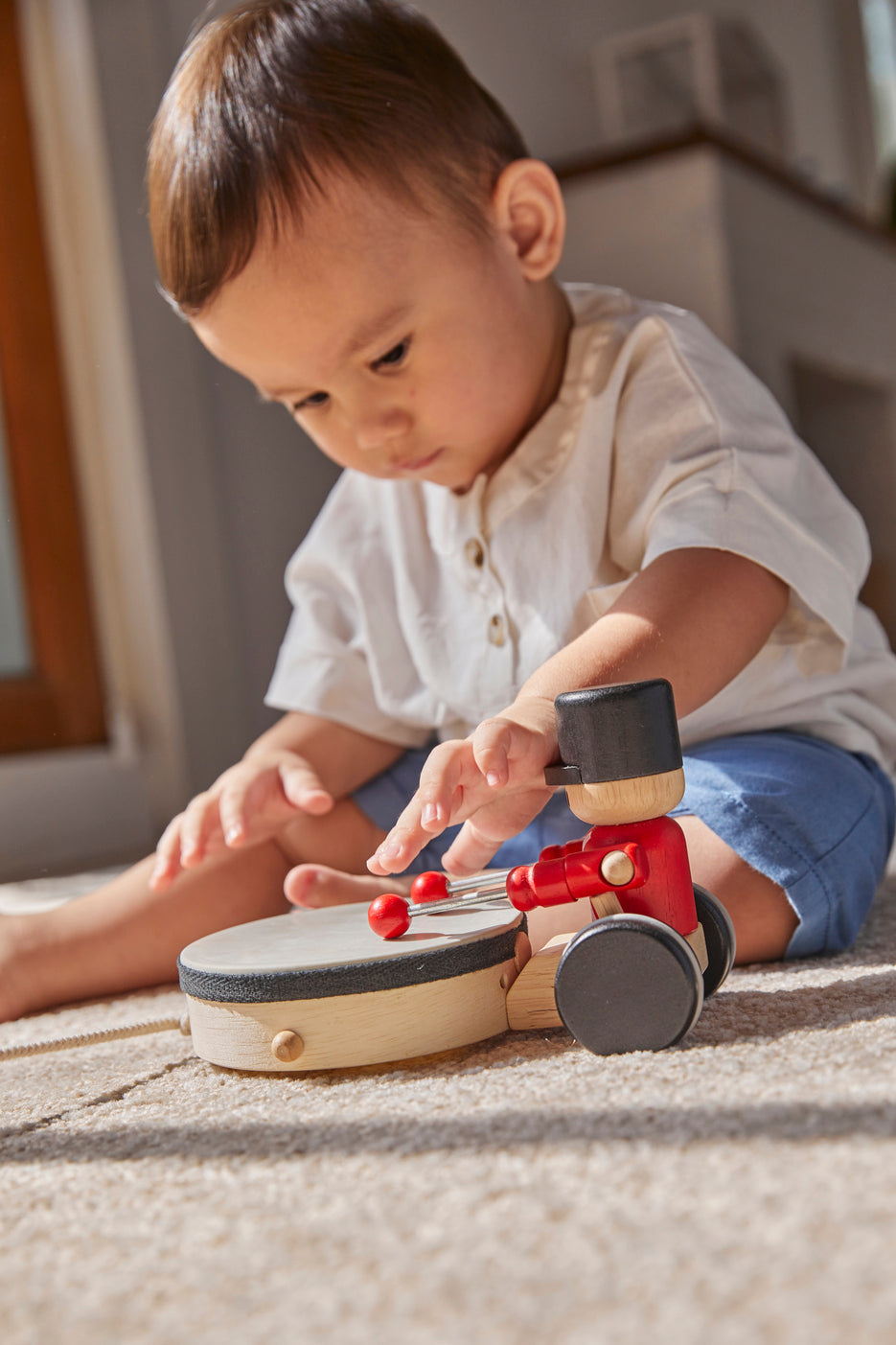 سحب على طول الطبال