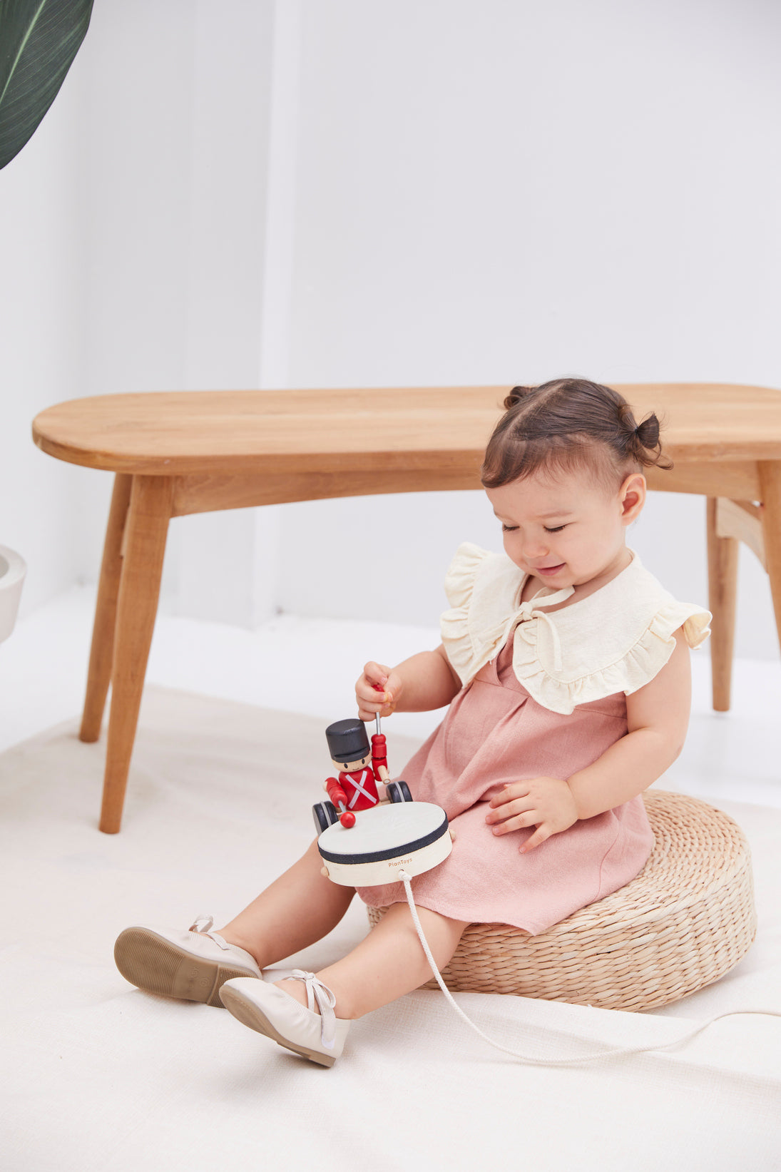 سحب على طول الطبال