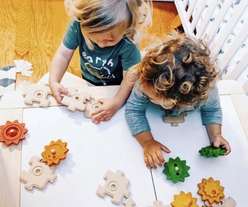 PlanToys Gear & Puzzle — Wooden Gear Building Set