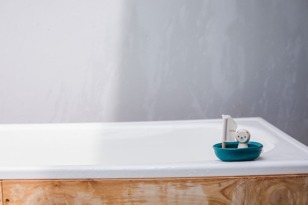 PlanToys Sailing Boat — Polar Bear | Wooden Bath Toy