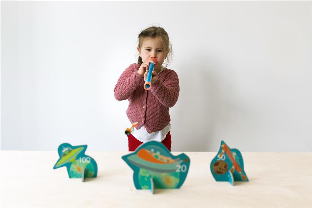 Blowdart Space With 5 Robots And 3 Darts