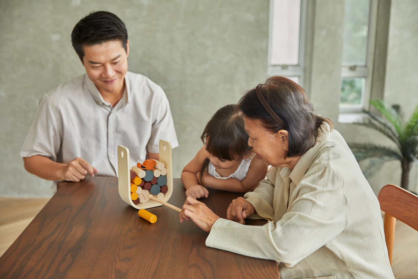 PlanToys Beaver Tumble — Wooden Strategy Game