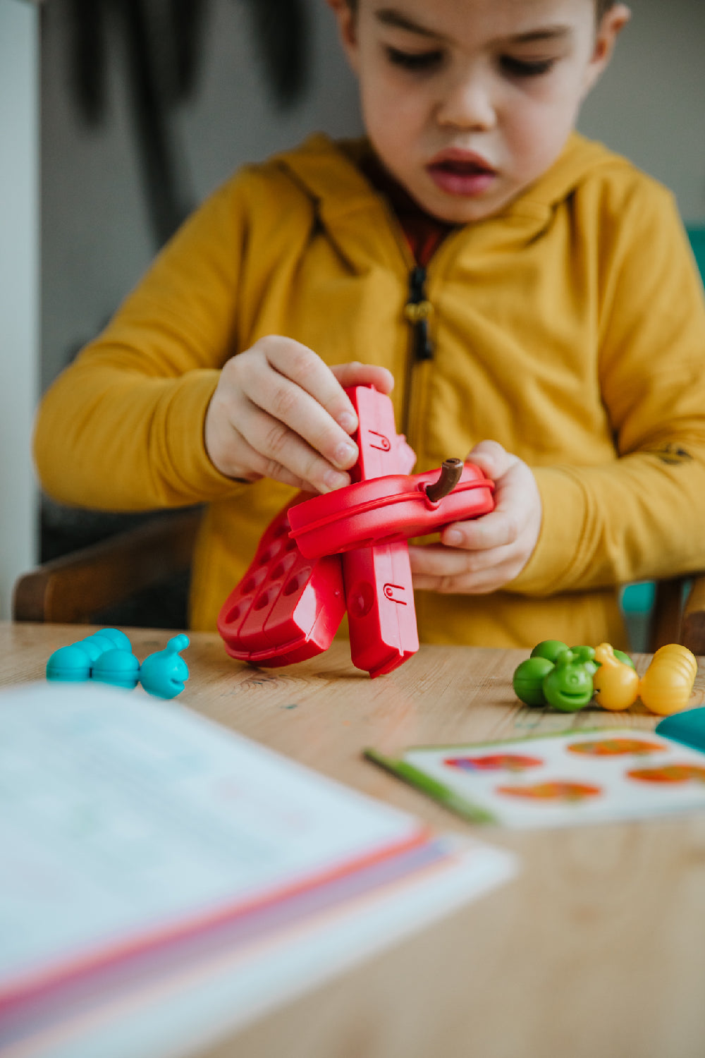 Smart Games Apple Twist — Logic Puzzle Game